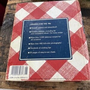 Better Homes and Gardens cook book